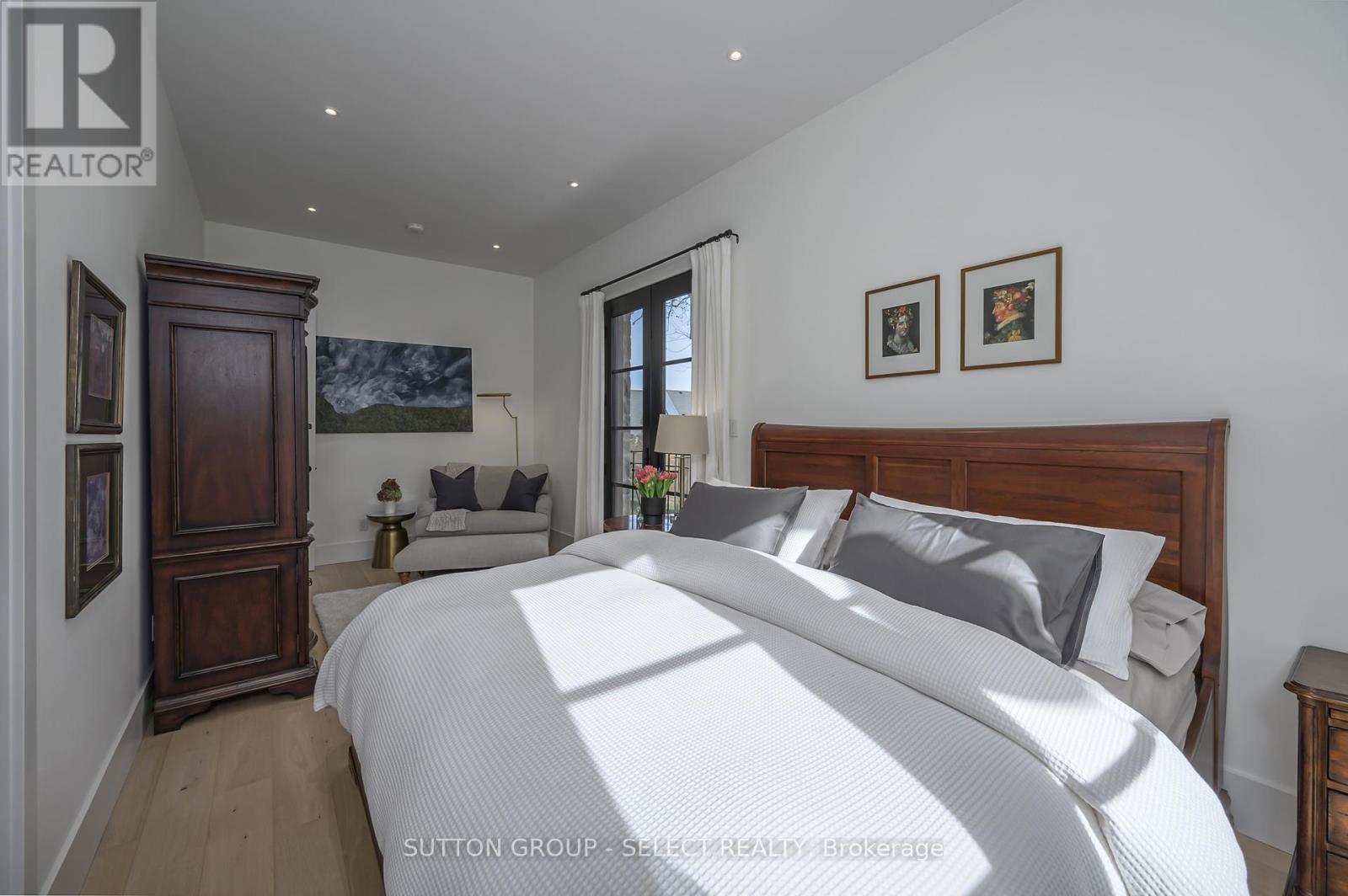 185 Commissioners Road E, London South, Ontario  N6C 2S9 - Photo 19 - X12441827