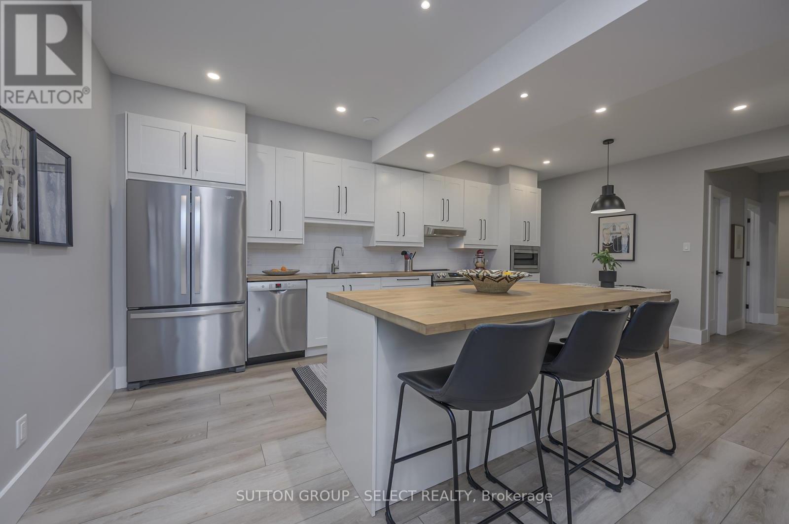 185 Commissioners Road E, London South, Ontario  N6C 2S9 - Photo 26 - X12441827