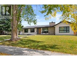 6432 Laurentian Way SW North Glenmore Park