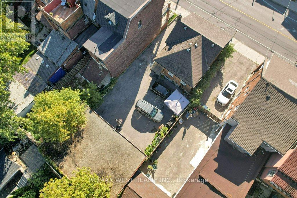 225 Oakwood Avenue, Toronto (Oakwood Village), Ontario  M6E 2V3 - Photo 10 - C12441810