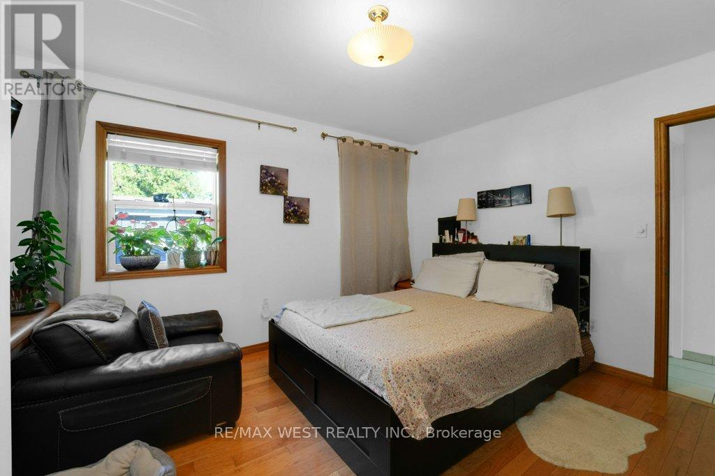 225 Oakwood Avenue, Toronto (Oakwood Village), Ontario  M6E 2V3 - Photo 18 - C12441810