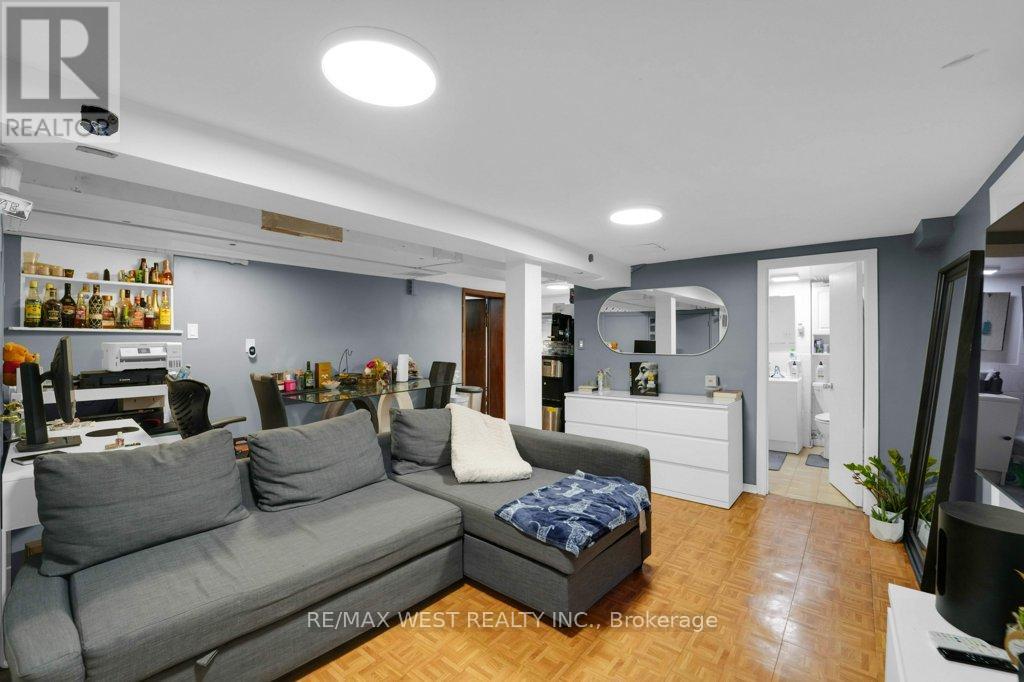225 Oakwood Avenue, Toronto (Oakwood Village), Ontario  M6E 2V3 - Photo 21 - C12441810