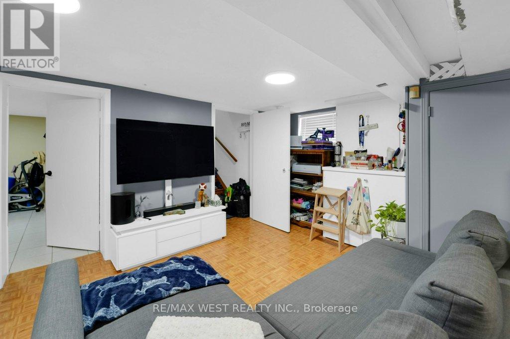 225 Oakwood Avenue, Toronto (Oakwood Village), Ontario  M6E 2V3 - Photo 25 - C12441810