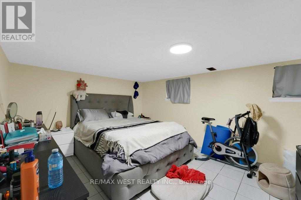 225 Oakwood Avenue, Toronto (Oakwood Village), Ontario  M6E 2V3 - Photo 31 - C12441810
