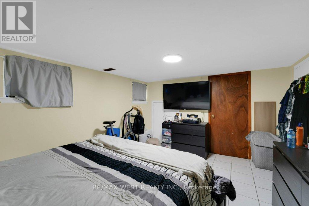 225 Oakwood Avenue, Toronto (Oakwood Village), Ontario  M6E 2V3 - Photo 32 - C12441810