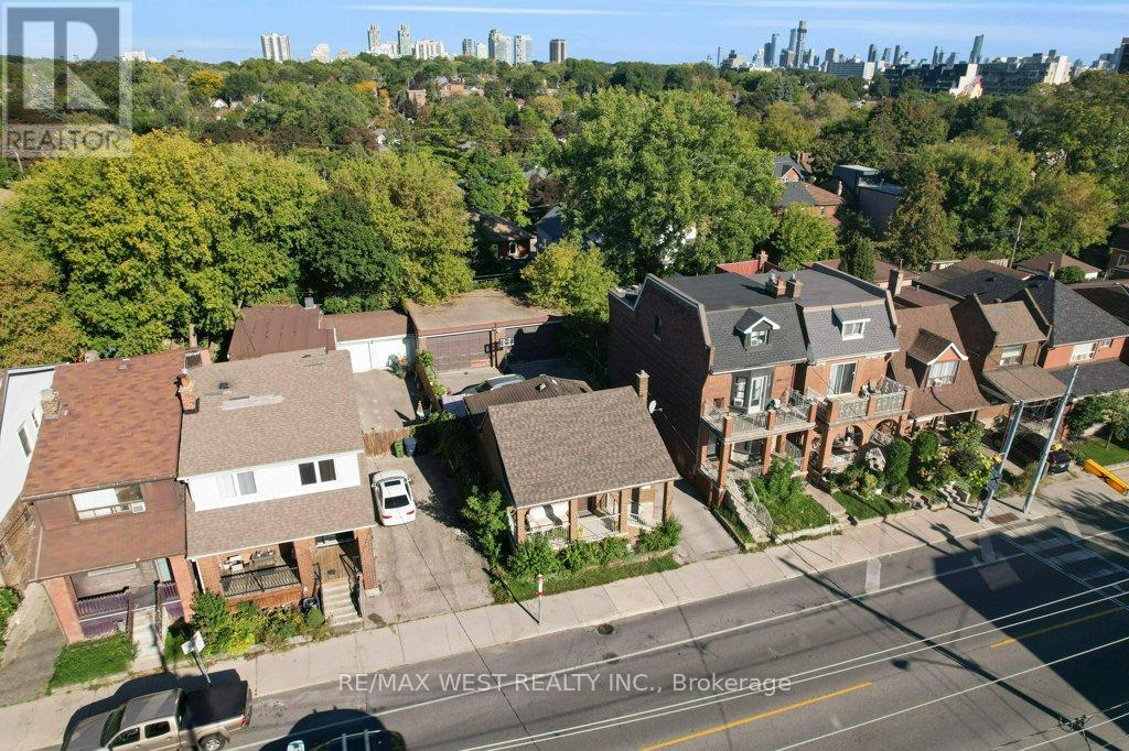 225 Oakwood Avenue, Toronto (Oakwood Village), Ontario  M6E 2V3 - Photo 7 - C12441810