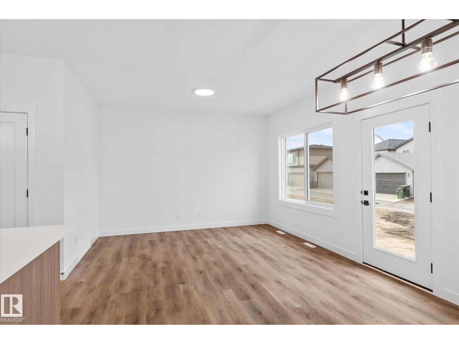 8724 226 St Nw, Edmonton, Alberta  T5T 7Y6 - Photo 2 - E4460564