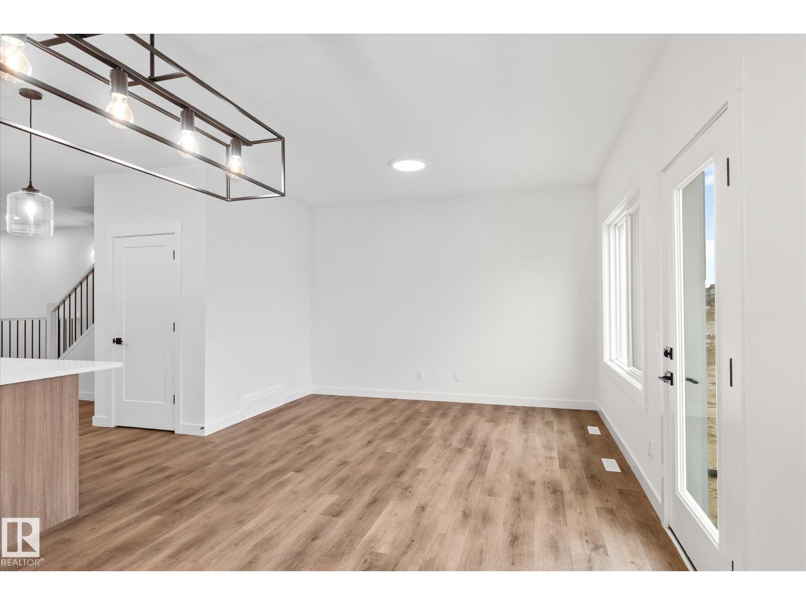 8724 226 St Nw, Edmonton, Alberta  T5T 7Y6 - Photo 3 - E4460564