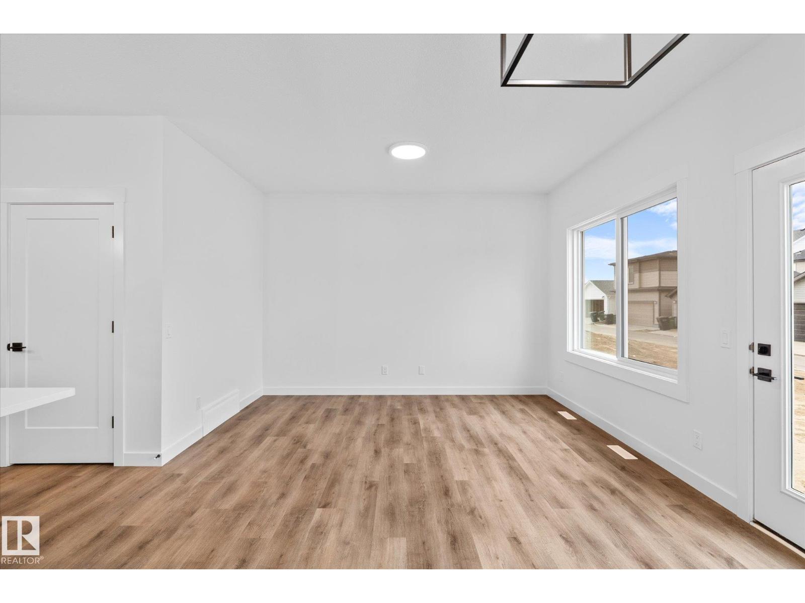 8724 226 St Nw, Edmonton, Alberta  T5T 7Y6 - Photo 4 - E4460564