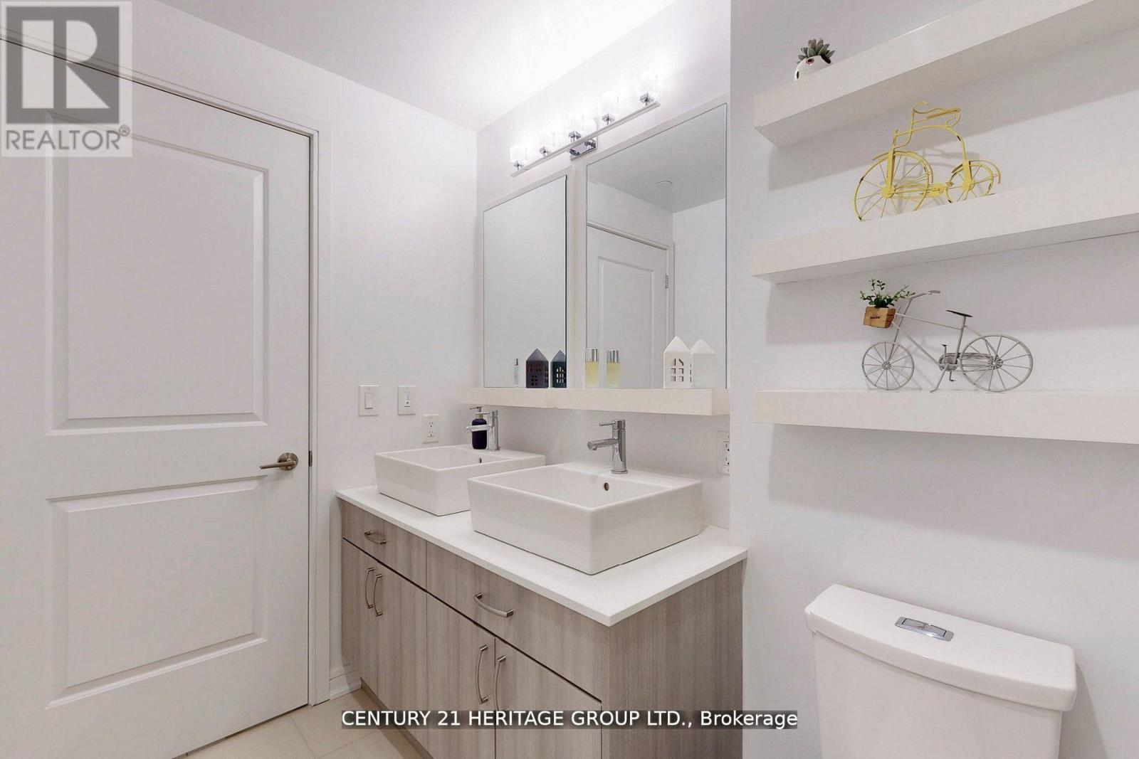 319 - 9201 Yonge Street, Richmond Hill (Langstaff), Ontario  L4C 6Z2 - Photo 19 - N12441824