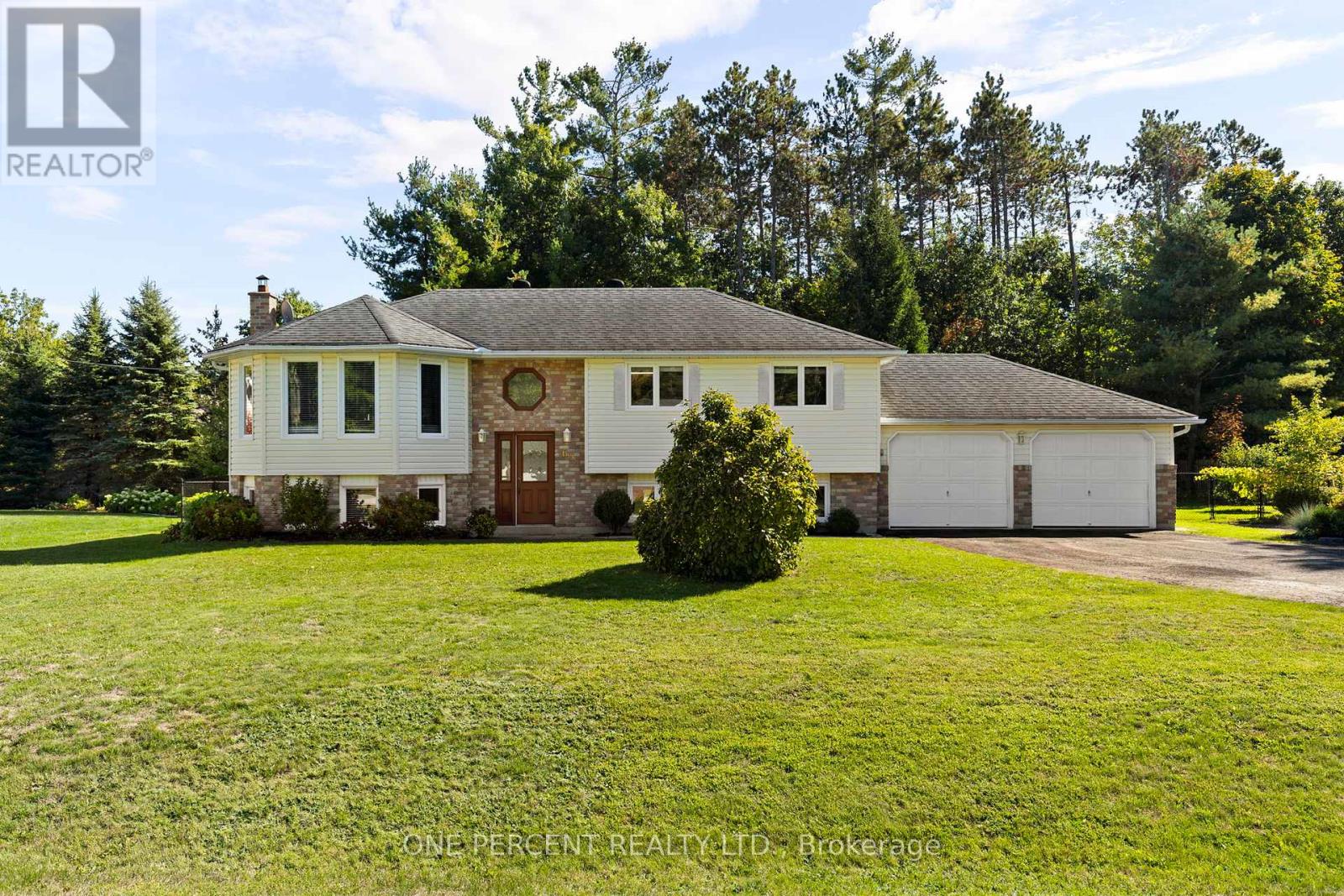 63 Bailey Crescent, Tiny (Wyevale), Ontario  L0L 2T0 - Photo 1 - S12441814