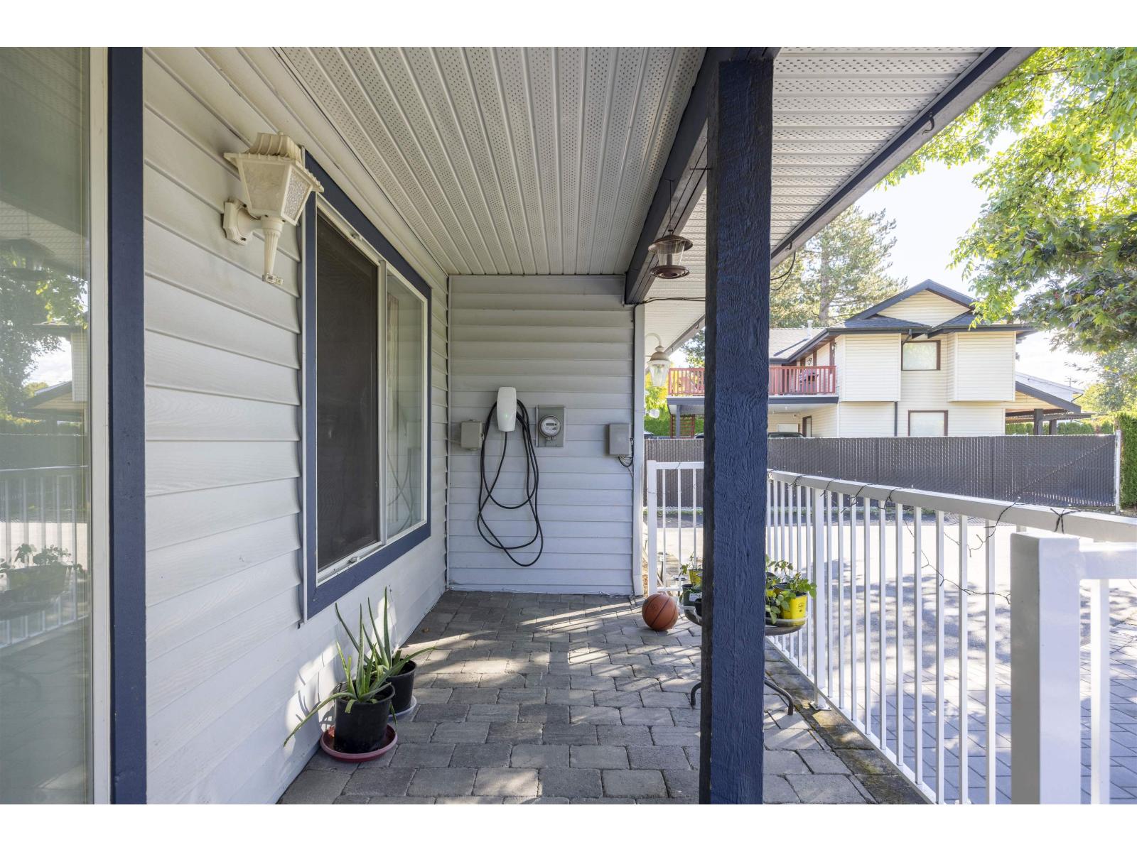 22019 Old Yale Road, Langley, British Columbia  V2Z 1M2 - Photo 4 - R3054752