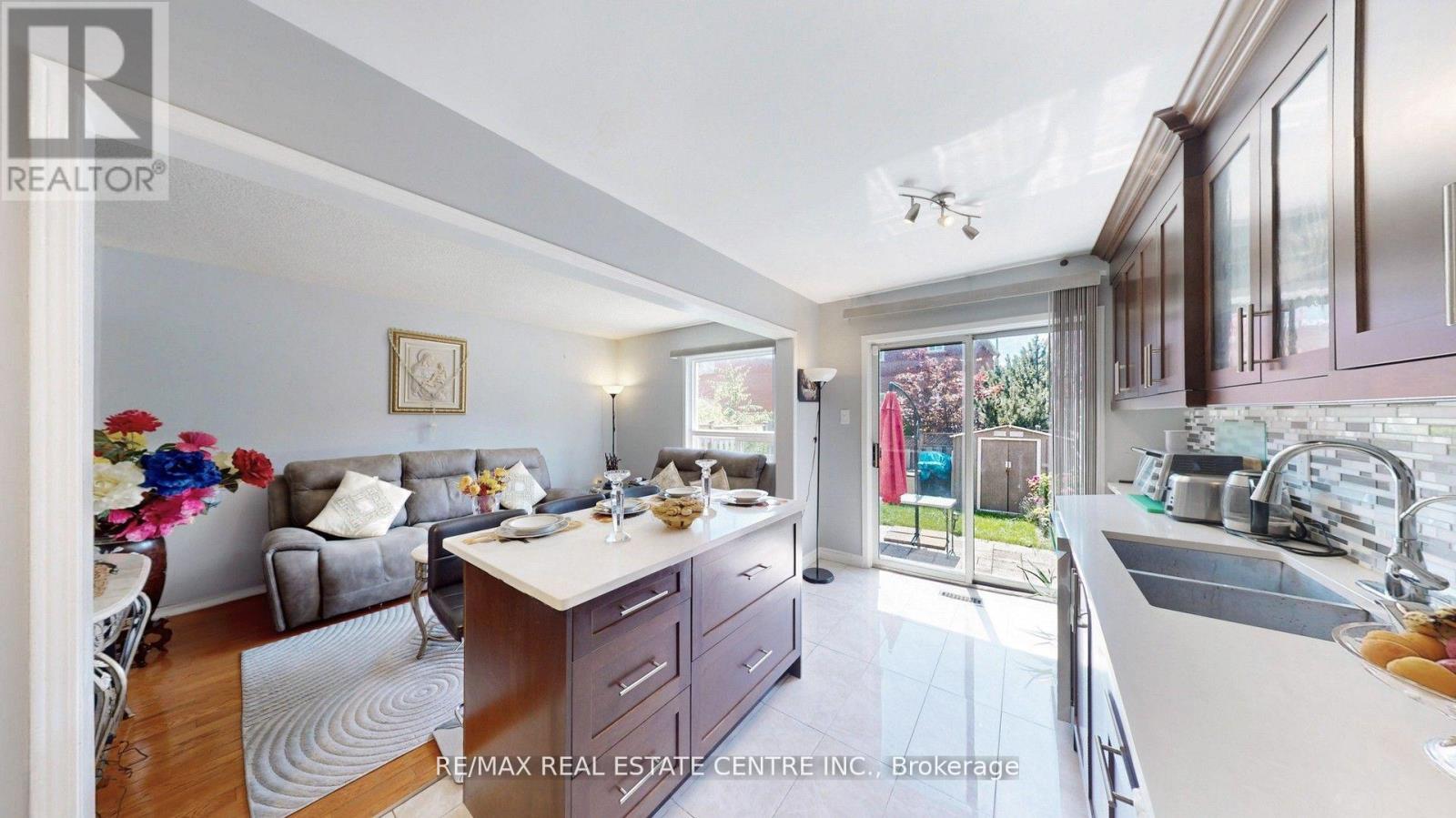6899 Bansbridge Crescent, Mississauga (Lisgar), Ontario  L5N 6T1 - Photo 19 - W12441815