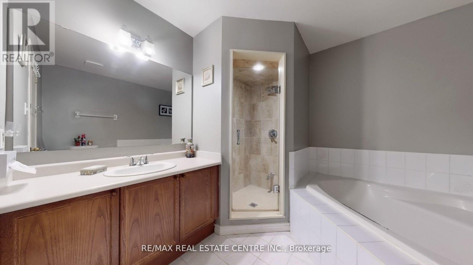 6899 Bansbridge Crescent, Mississauga (Lisgar), Ontario  L5N 6T1 - Photo 25 - W12441815
