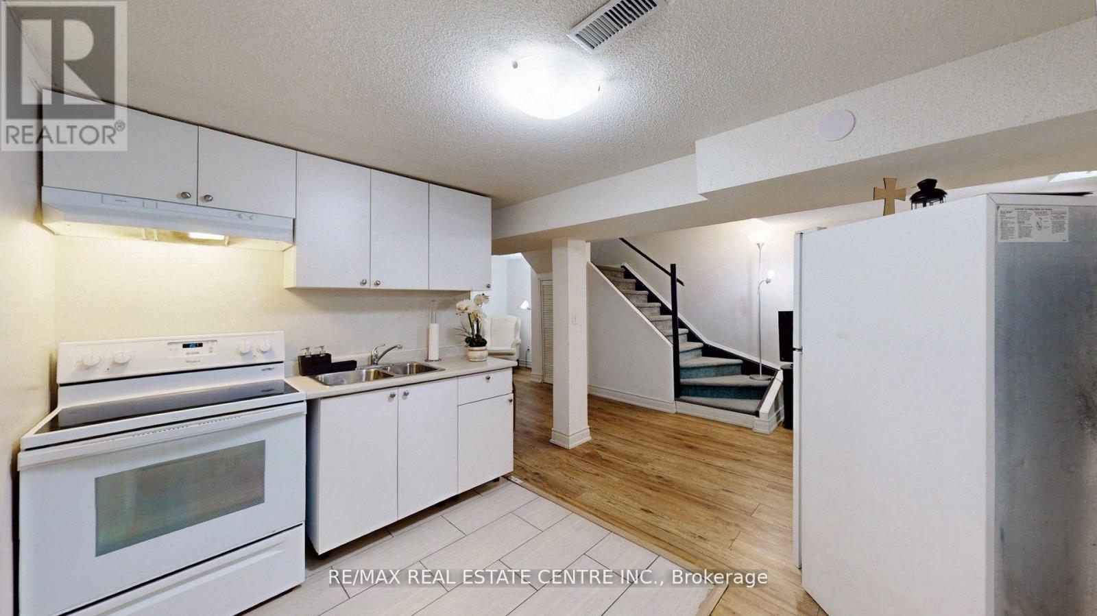 6899 Bansbridge Crescent, Mississauga (Lisgar), Ontario  L5N 6T1 - Photo 40 - W12441815