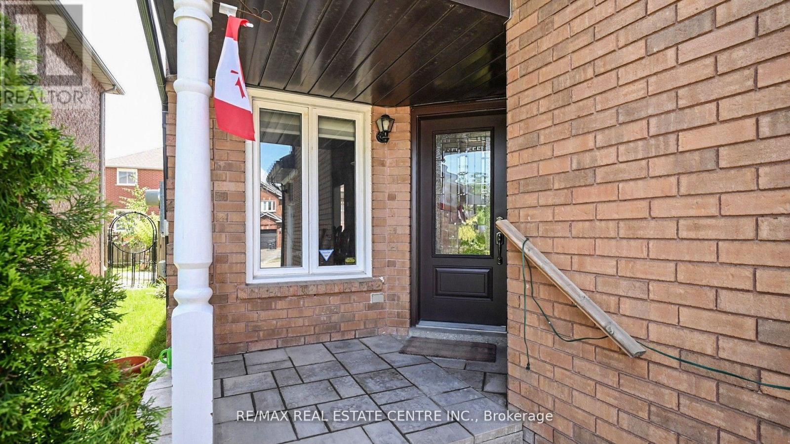 6899 Bansbridge Crescent, Mississauga (Lisgar), Ontario  L5N 6T1 - Photo 5 - W12441815