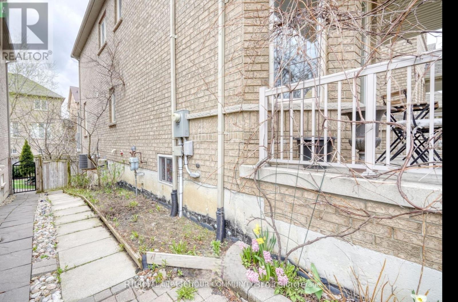 Lower - 20 Seiffer Crescent, Richmond Hill, Ontario  L4E 0J1 - Photo 2 - N12441748