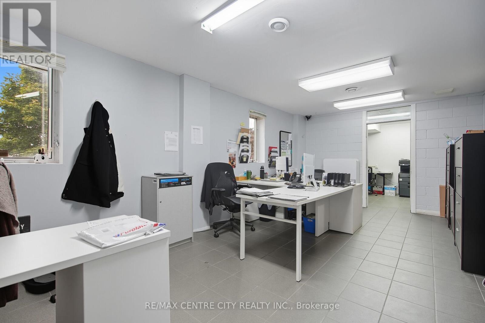 330 Sovereign Road, London East, Ontario  N6M 1A8 - Photo 10 - X12441853