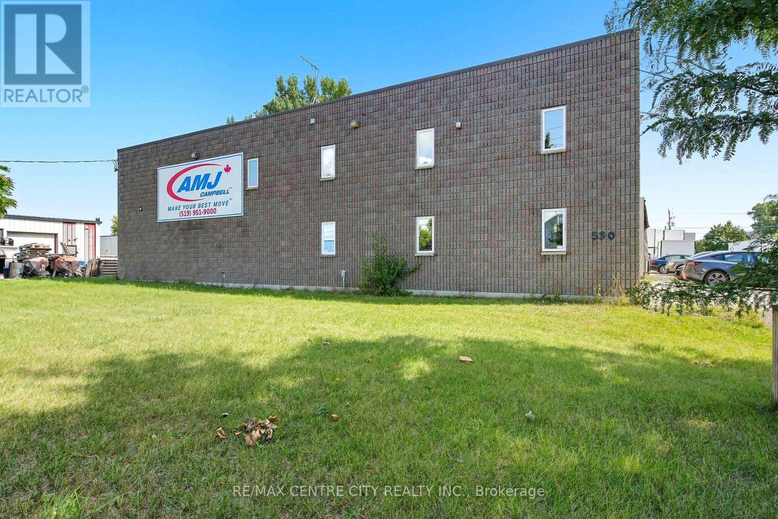 330 Sovereign Road, London East, Ontario  N6M 1A8 - Photo 2 - X12441853