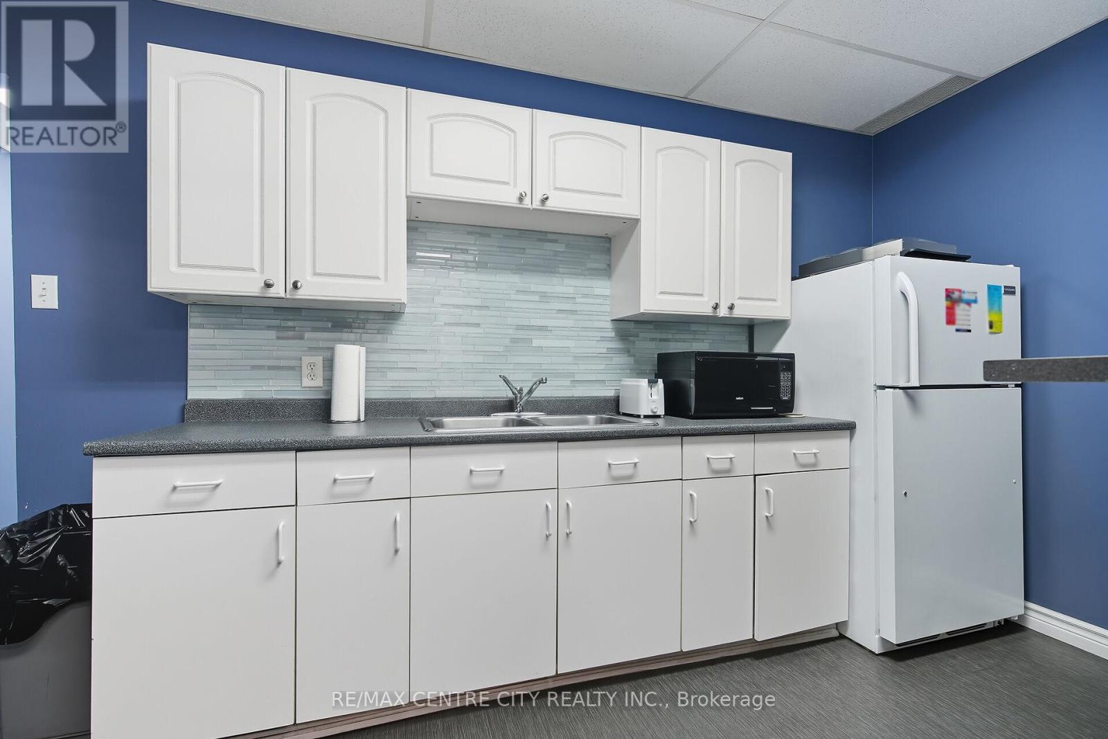 330 Sovereign Road, London East, Ontario  N6M 1A8 - Photo 20 - X12441853