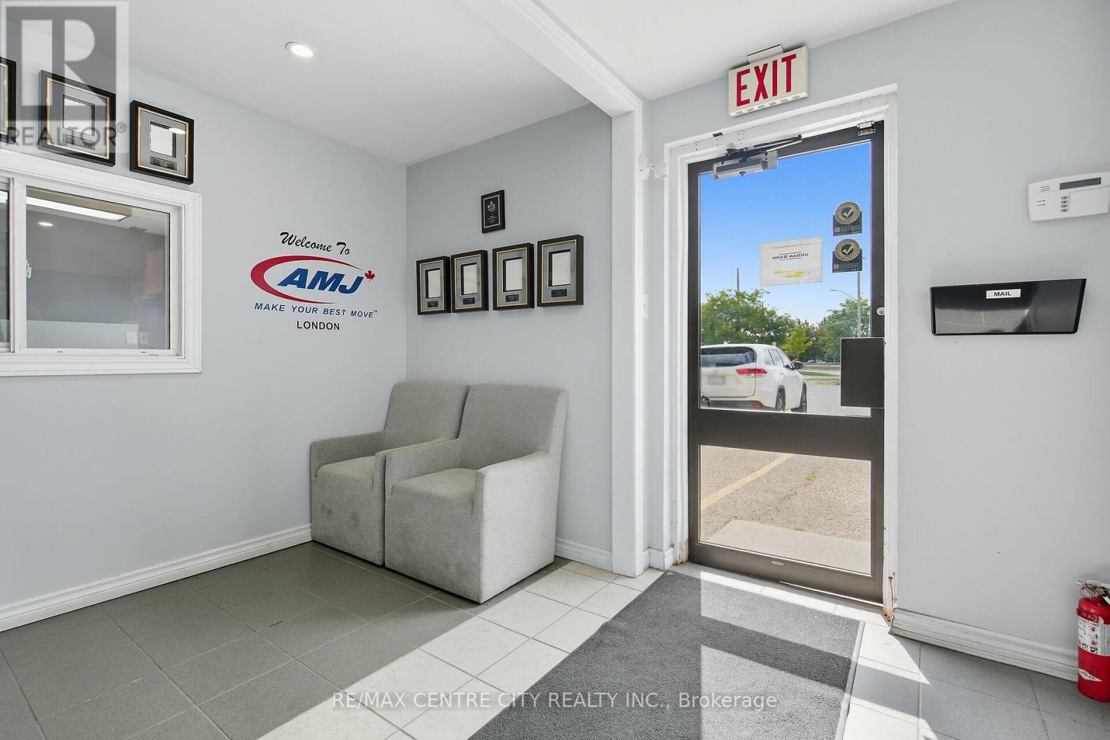 330 Sovereign Road, London East, Ontario  N6M 1A8 - Photo 23 - X12441853