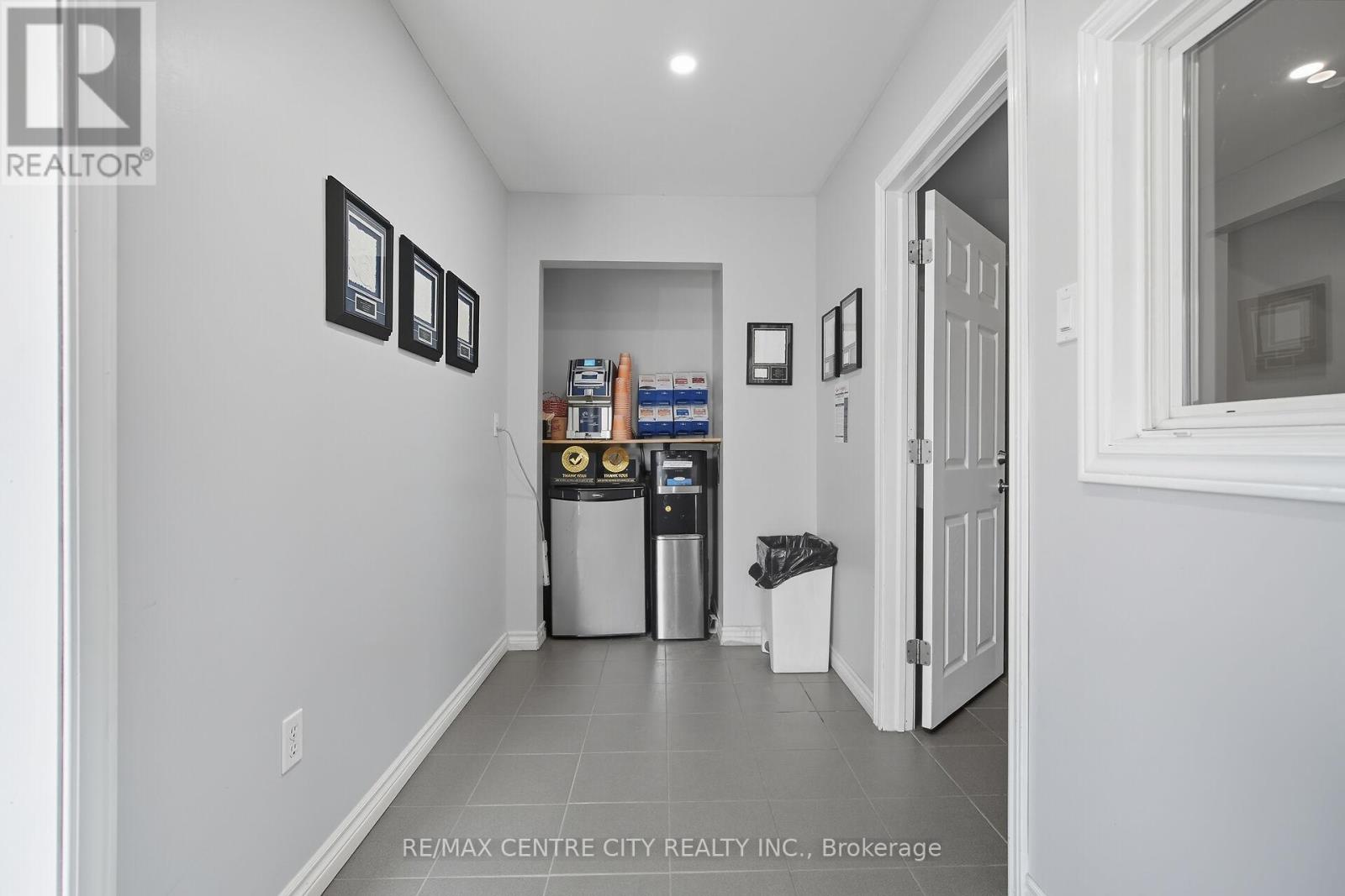 330 Sovereign Road, London East, Ontario  N6M 1A8 - Photo 24 - X12441853
