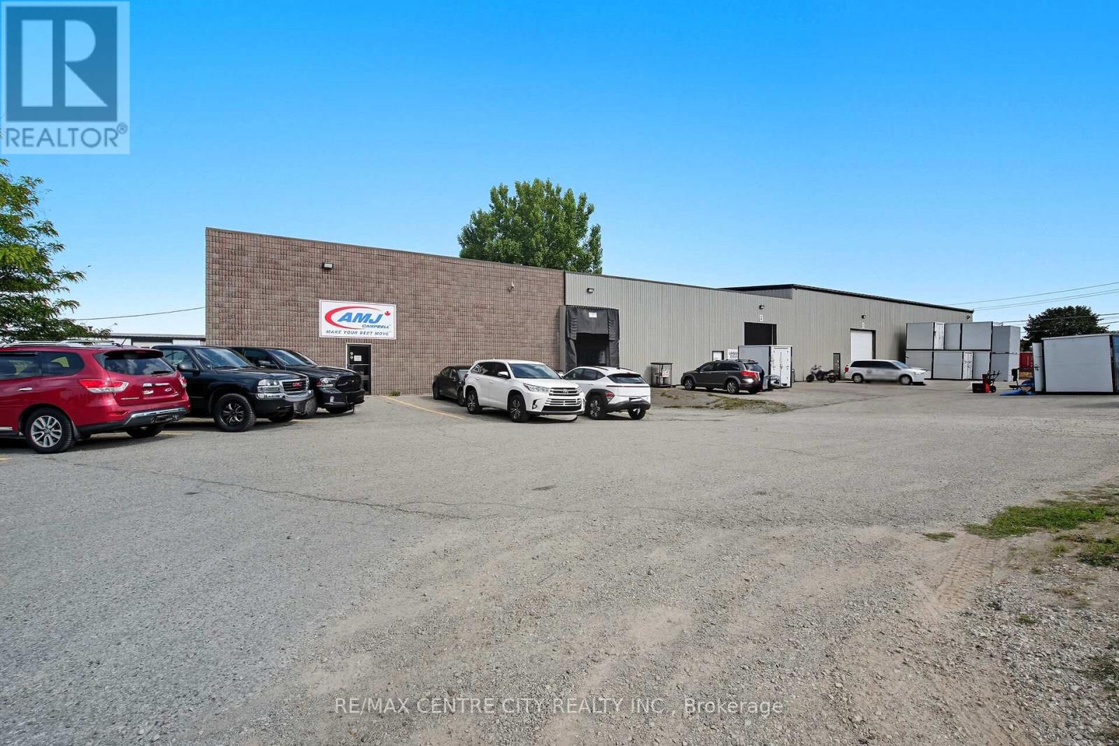 330 Sovereign Road, London East, Ontario  N6M 1A8 - Photo 3 - X12441853