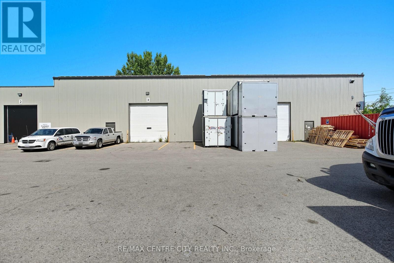 330 Sovereign Road, London East, Ontario  N6M 1A8 - Photo 5 - X12441853