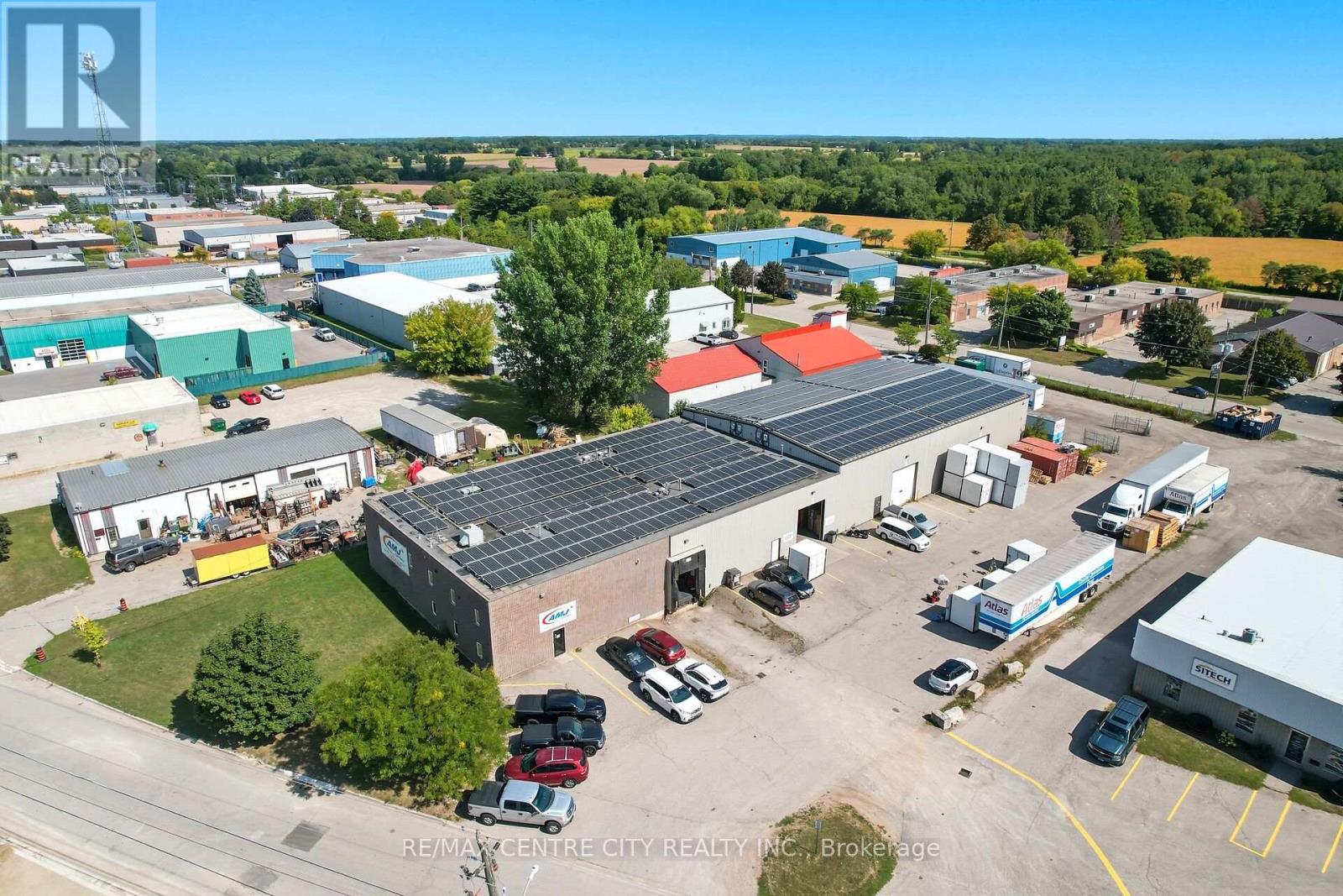 330 Sovereign Road, London East, Ontario  N6M 1A8 - Photo 7 - X12441853