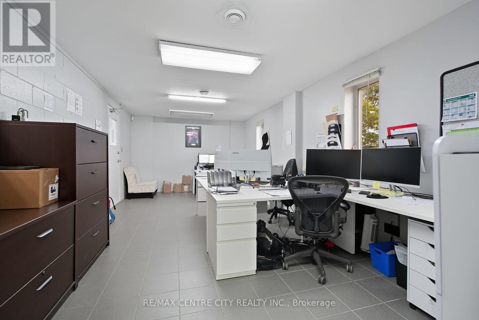 330 Sovereign Road, London East, Ontario  N6M 1A8 - Photo 9 - X12441853