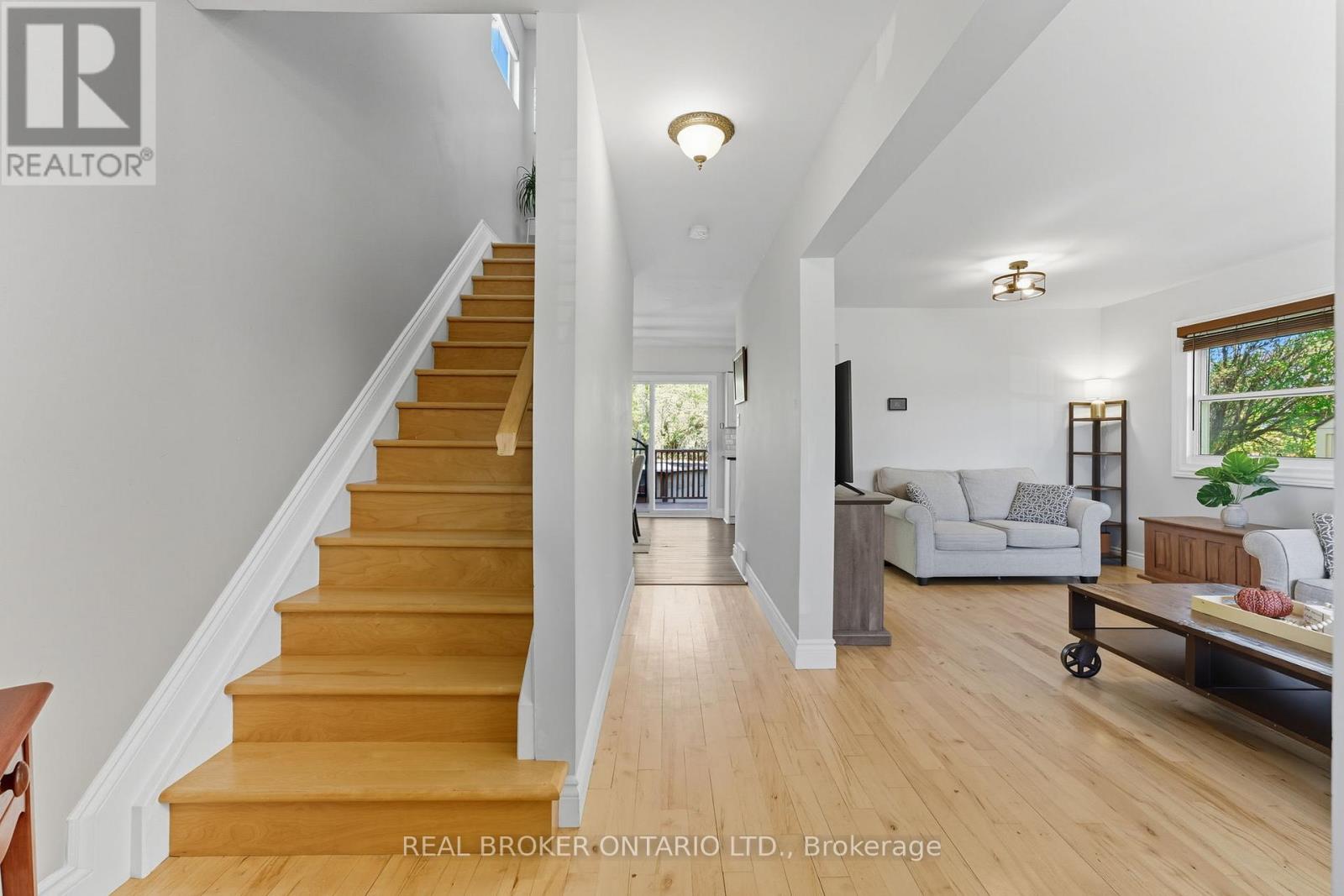 91 Mississippi Road, Carleton Place, Ontario  K7C 4E5 - Photo 4 - X12441847