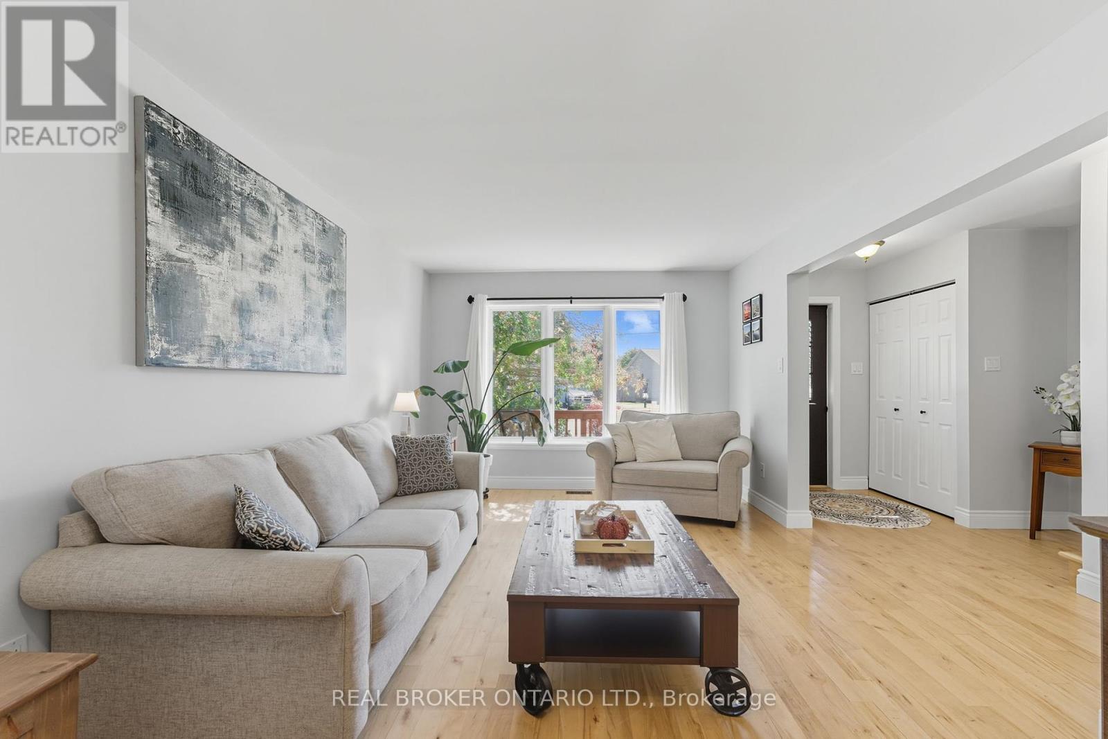 91 Mississippi Road, Carleton Place, Ontario  K7C 4E5 - Photo 7 - X12441847