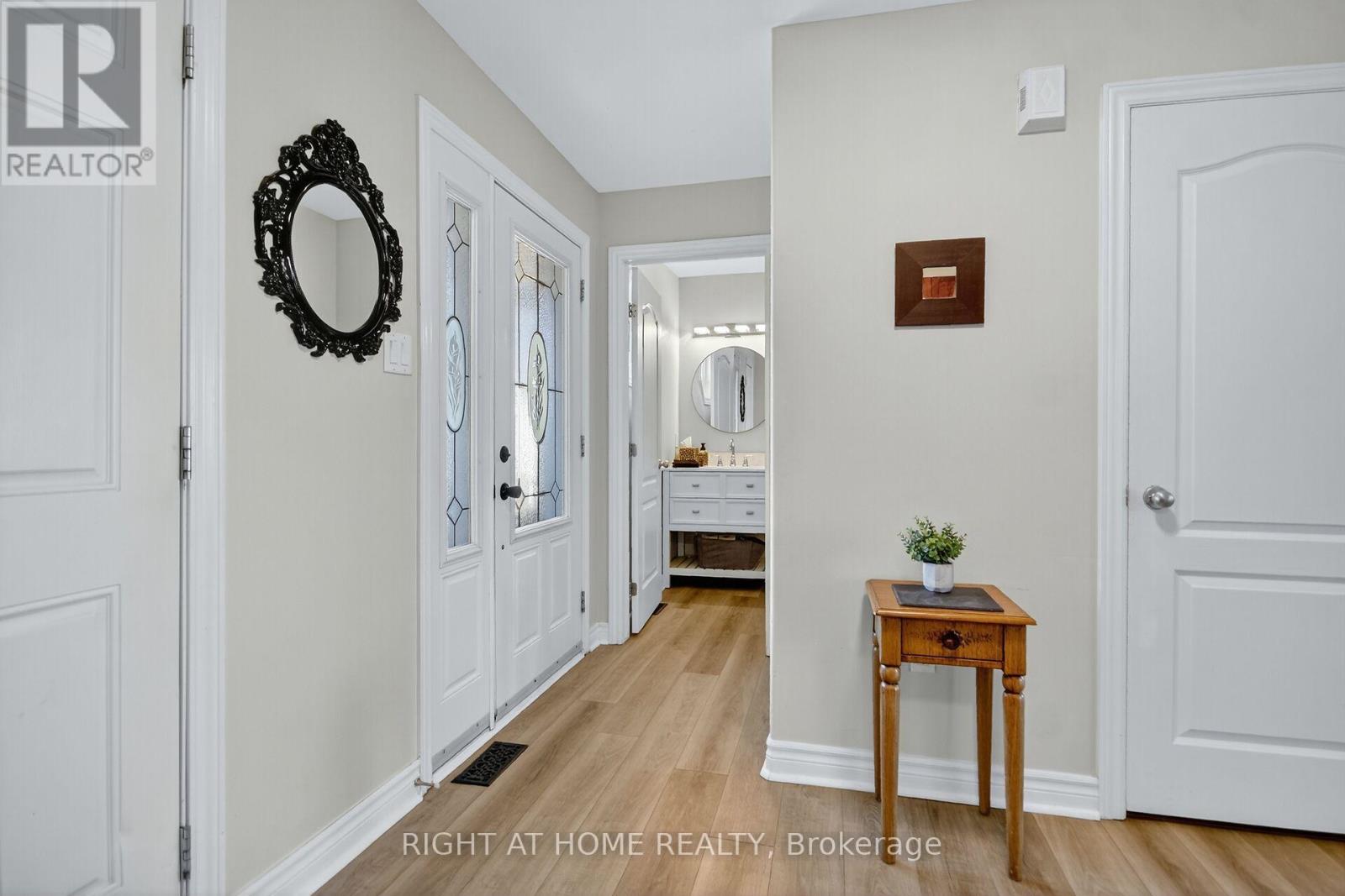 42 Frieday Street, Arnprior, Ontario  K7S 0A6 - Photo 3 - X12441849