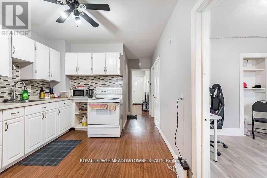 77 Province Street N, Hamilton (Crown Point), Ontario  L8H 4H5 - Photo 14 - X12441825