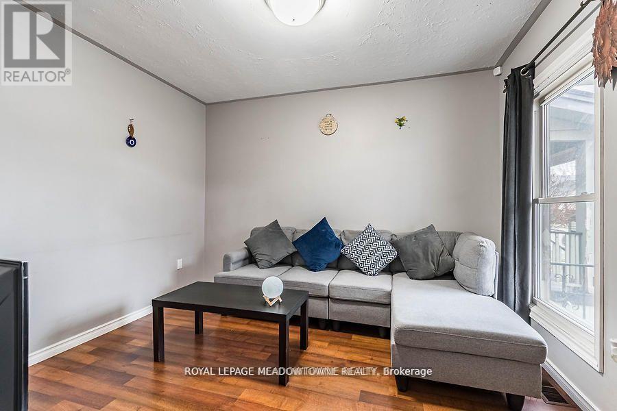 77 Province Street N, Hamilton (Crown Point), Ontario  L8H 4H5 - Photo 8 - X12441825