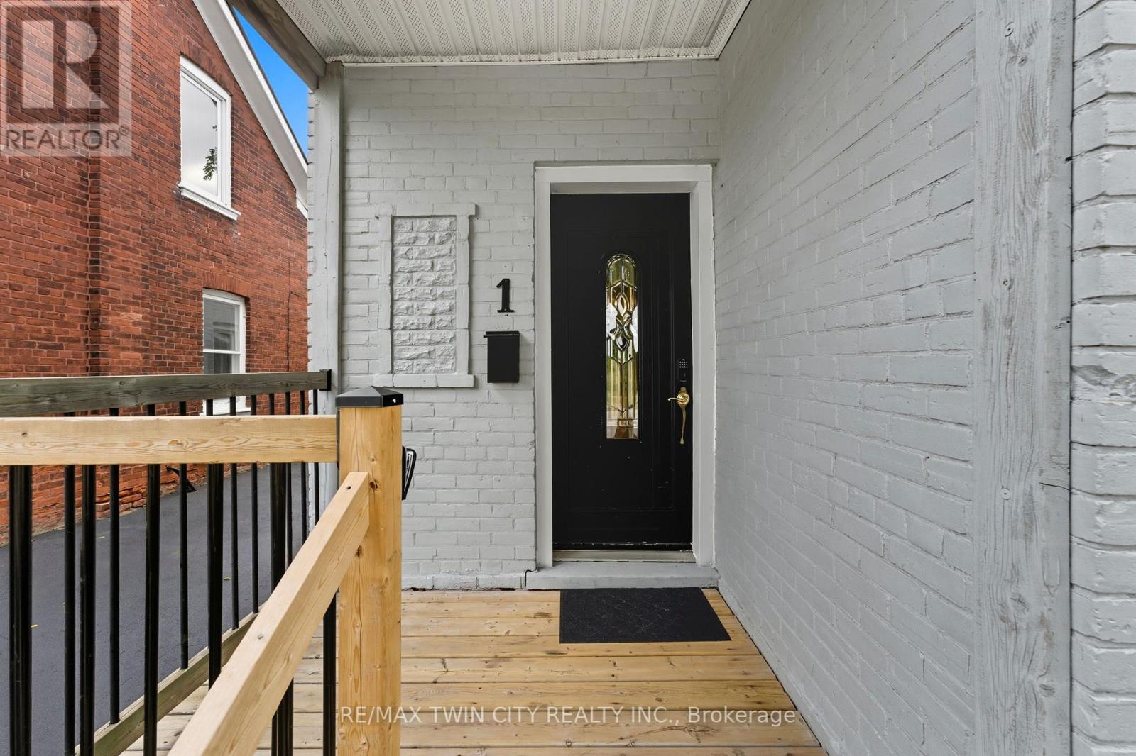 1 Ontario Street, Brantford, Ontario  N3S 2B7 - Photo 5 - X12441830
