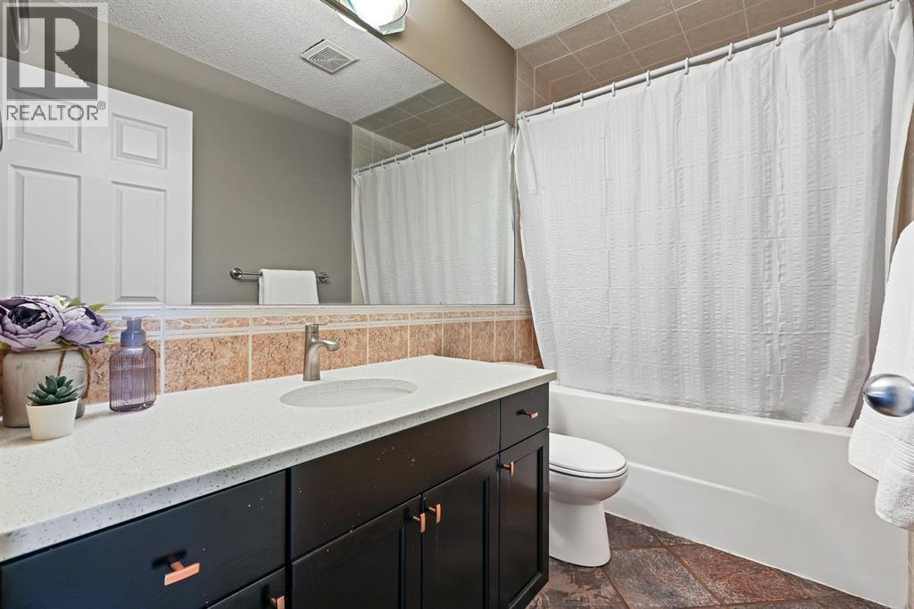 82 Erin Grove Se, Calgary, Alberta  T2B 3L2 - Photo 32 - A2252471