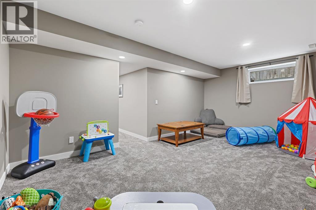 82 Erin Grove Se, Calgary, Alberta  T2B 3L2 - Photo 40 - A2252471
