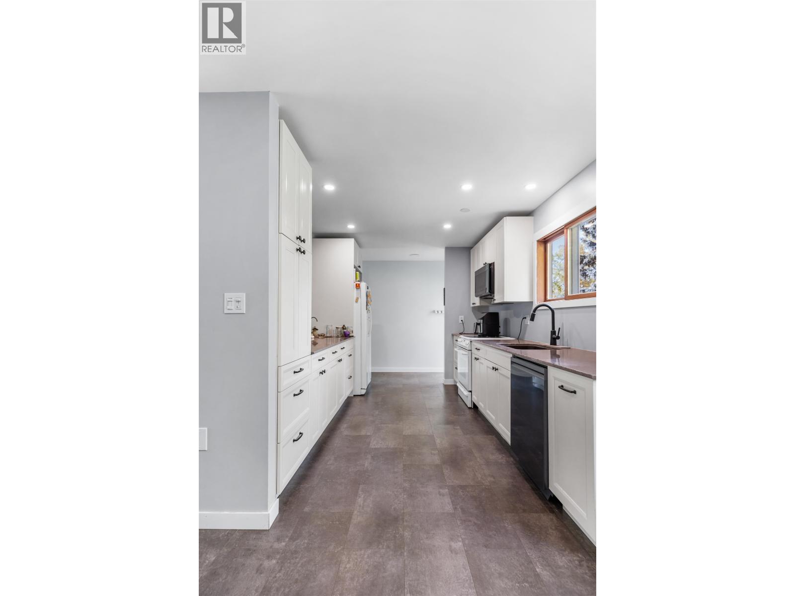 6190 Giscome Road, Prince George, British Columbia  V2N 6T4 - Photo 8 - R3054627