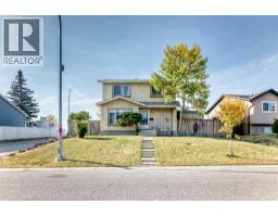 147 Castledale Way Ne Castleridge, Calgary, Ca