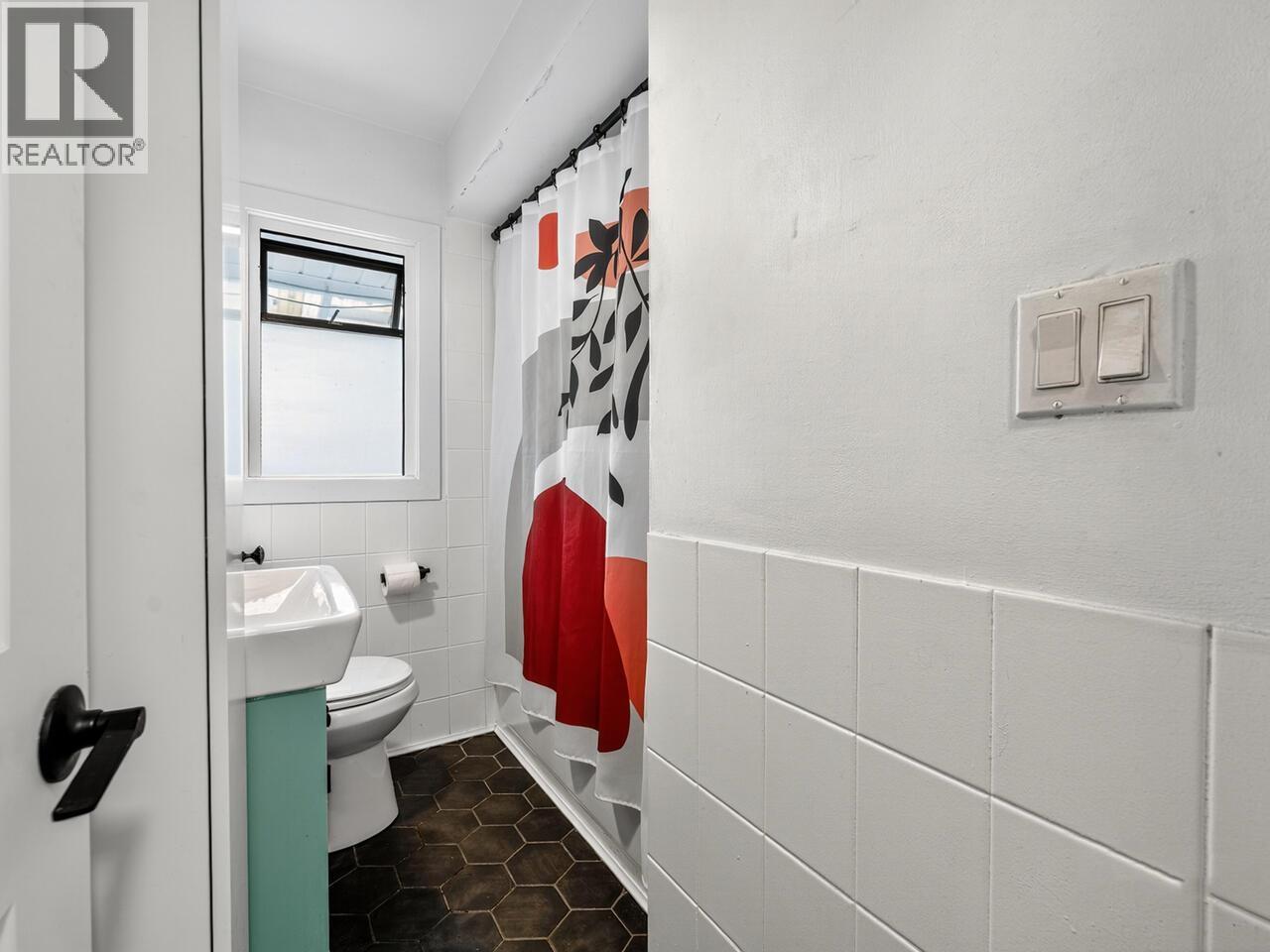7259 Barnet Road, Burnaby, British Columbia  V5A 1E3 - Photo 12 - R3054844
