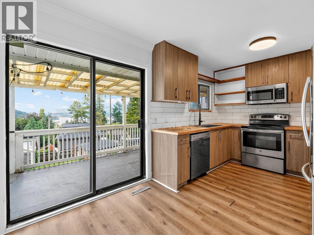 7259 Barnet Road, Burnaby, British Columbia  V5A 1E3 - Photo 6 - R3054844