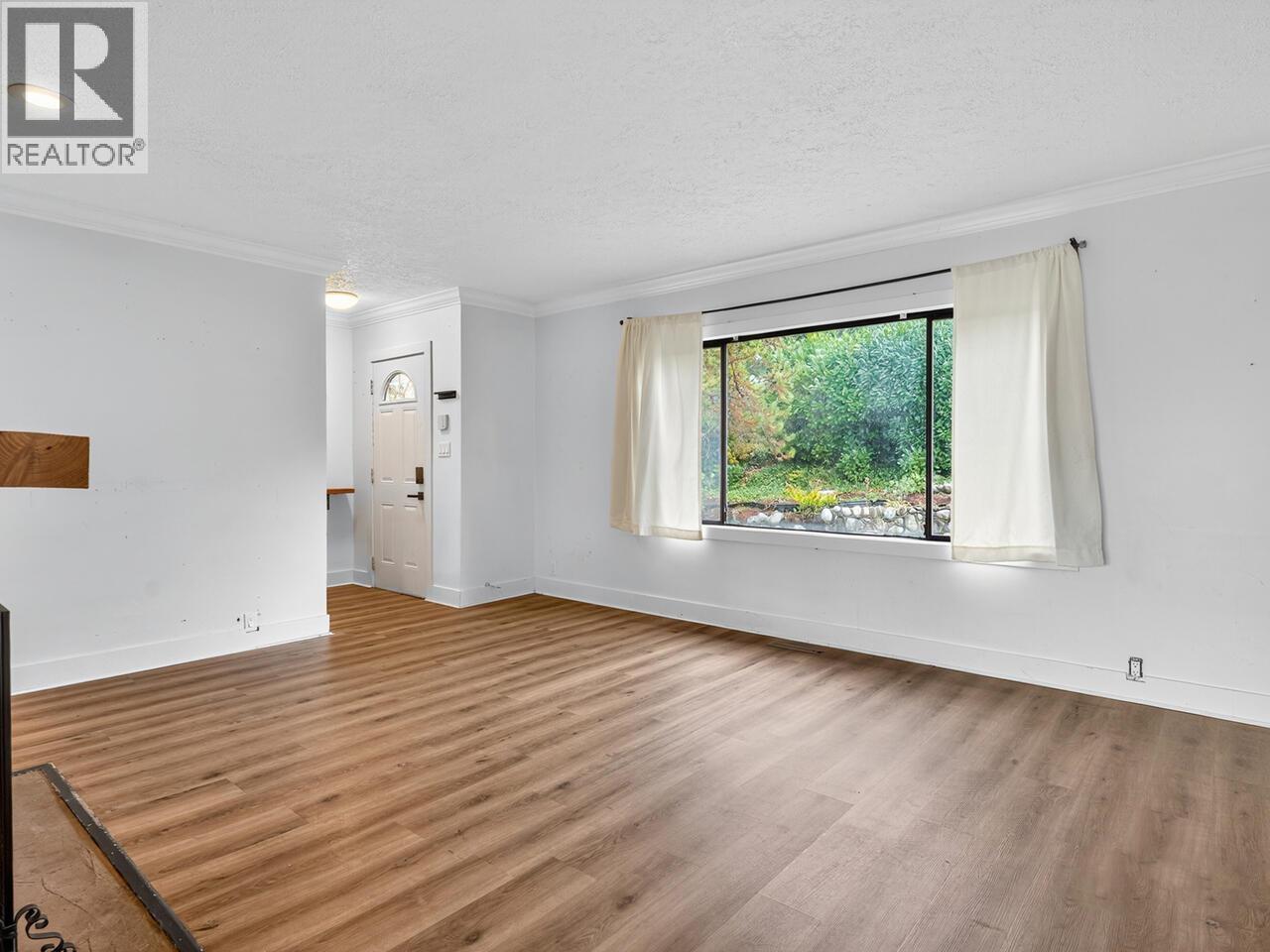 7259 Barnet Road, Burnaby, British Columbia  V5A 1E3 - Photo 5 - R3054844