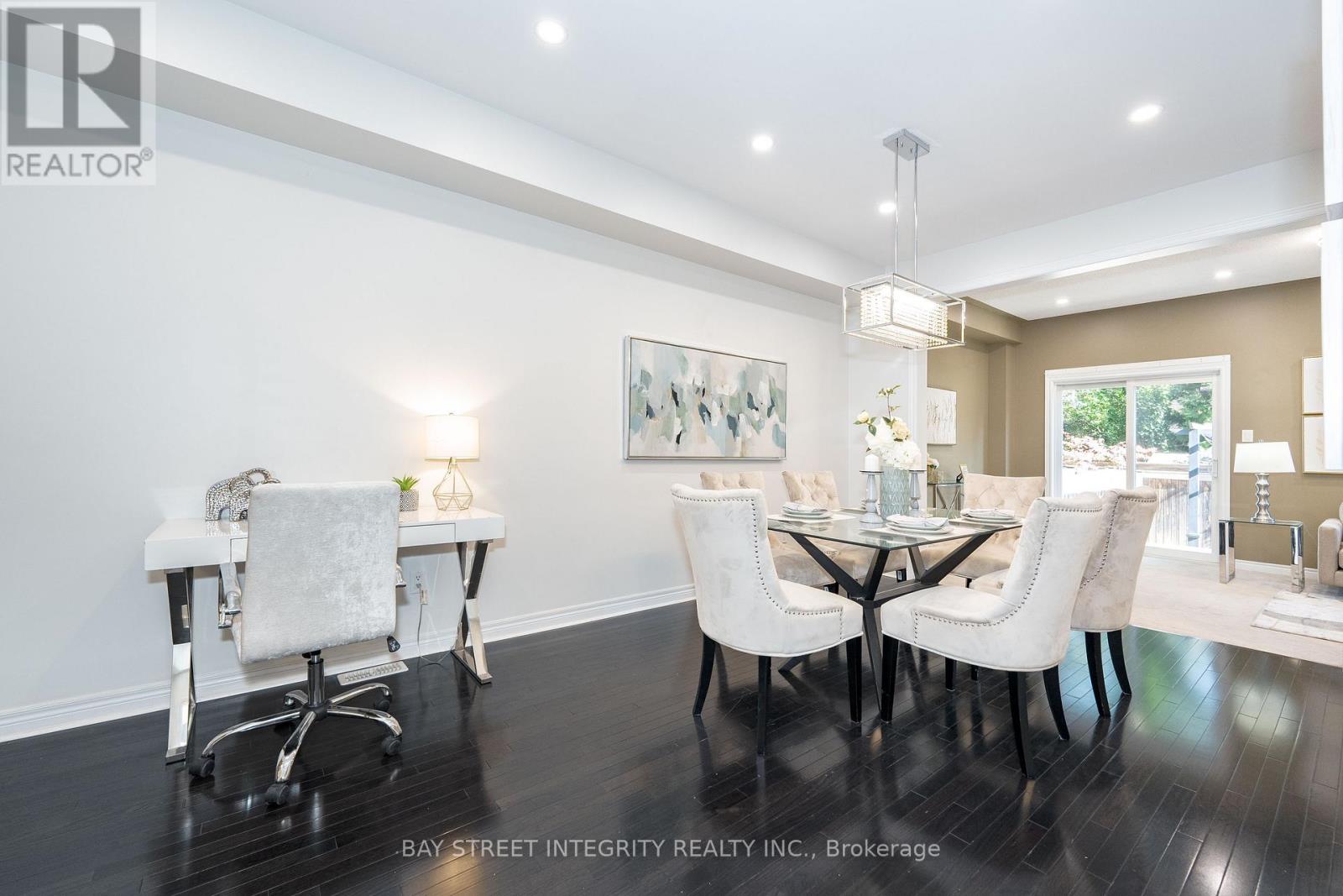 2413 Grand Oak Trail, Oakville, Ontario  L6M 0J4 - Photo 16 - W12439044