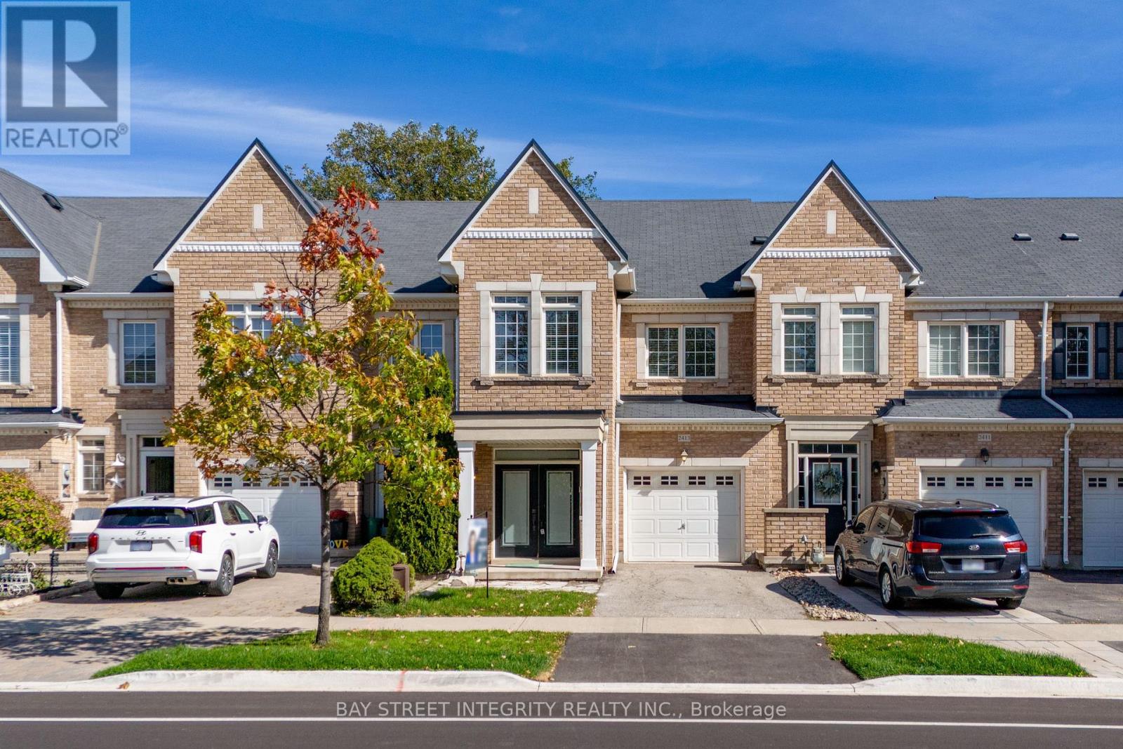 2413 Grand Oak Trail, Oakville, Ontario  L6M 0J4 - Photo 1 - W12439044