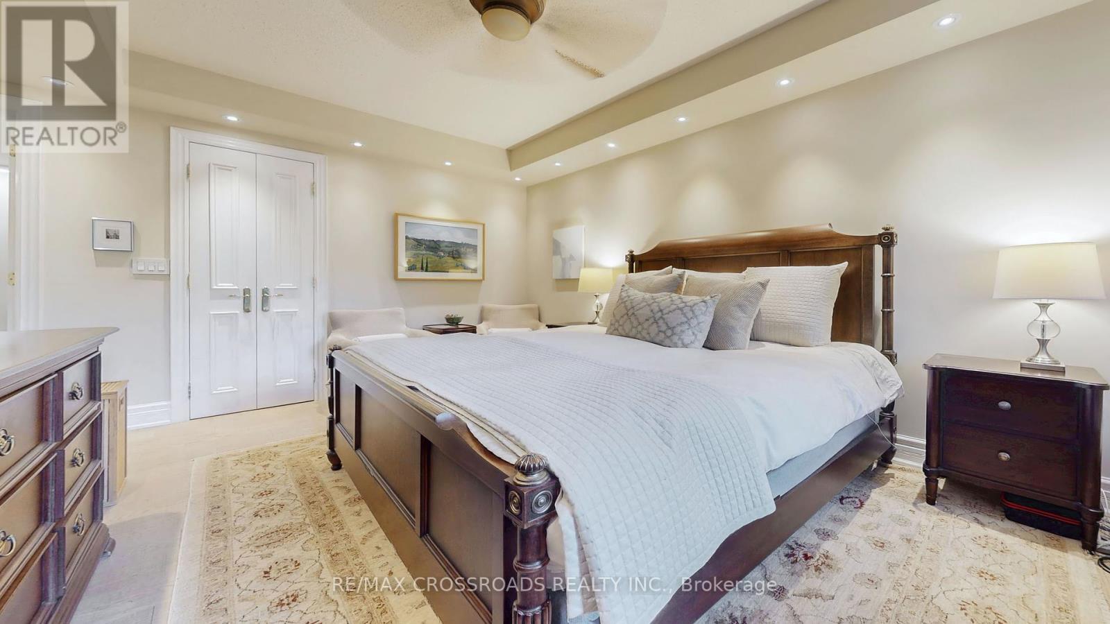 210 - 10 Old York Mills Road, Toronto (Bridle Path-Sunnybrook-York Mills), Ontario  M2P 2G9 - Photo 19 - C12441842