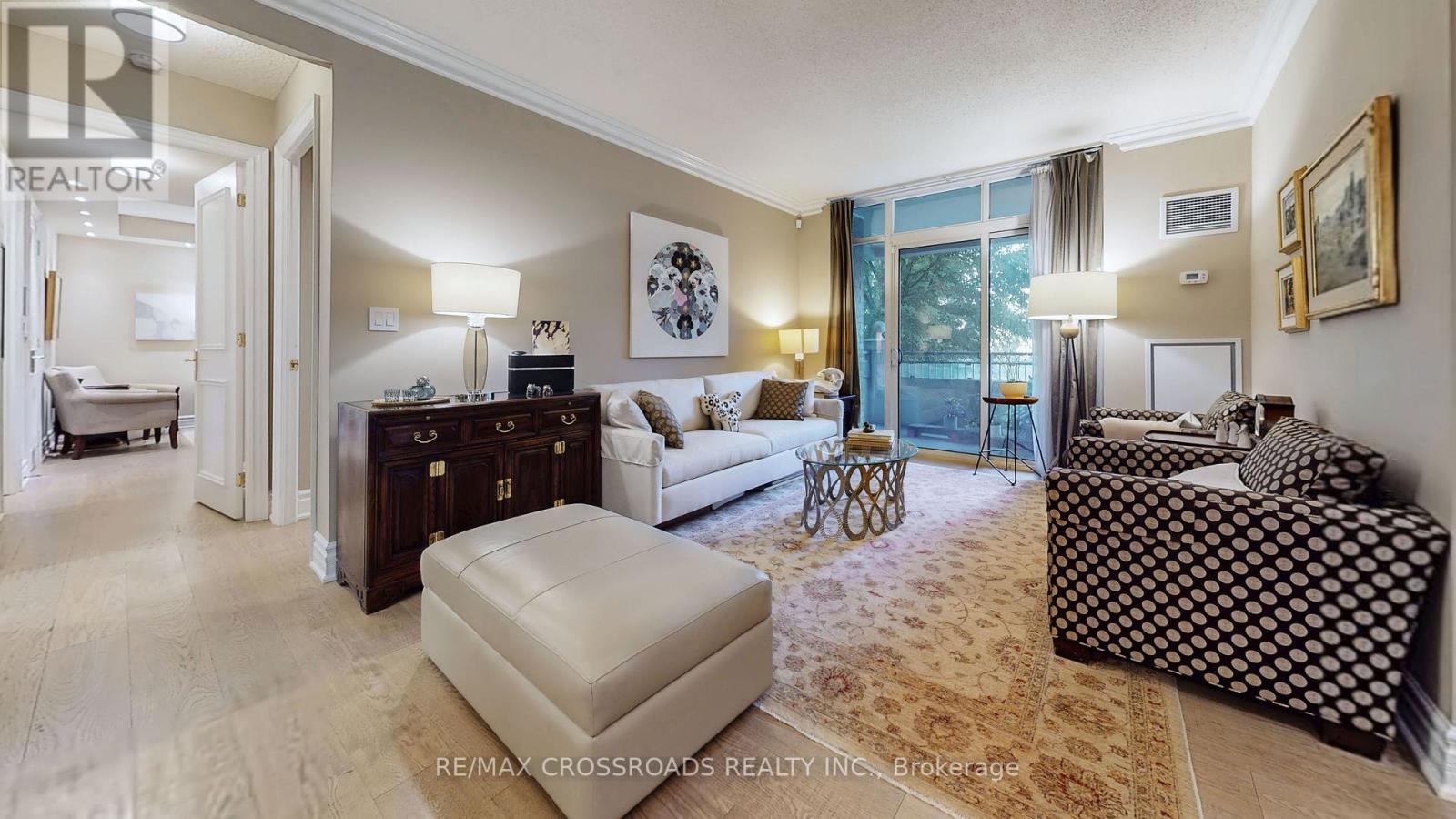 210 - 10 Old York Mills Road, Toronto (Bridle Path-Sunnybrook-York Mills), Ontario  M2P 2G9 - Photo 6 - C12441842