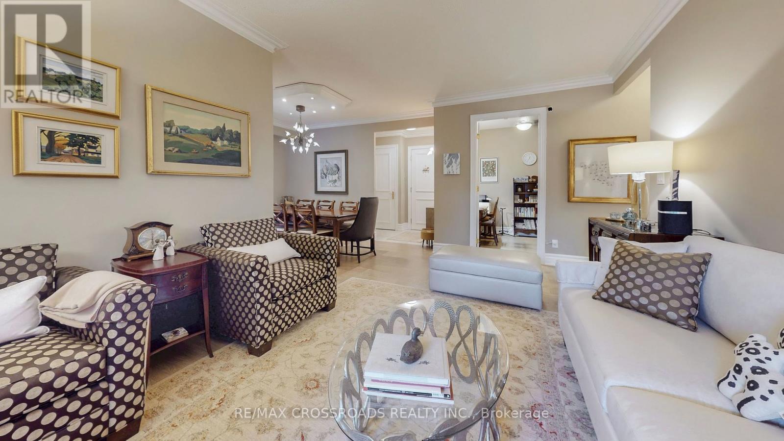 210 - 10 Old York Mills Road, Toronto (Bridle Path-Sunnybrook-York Mills), Ontario  M2P 2G9 - Photo 8 - C12441842