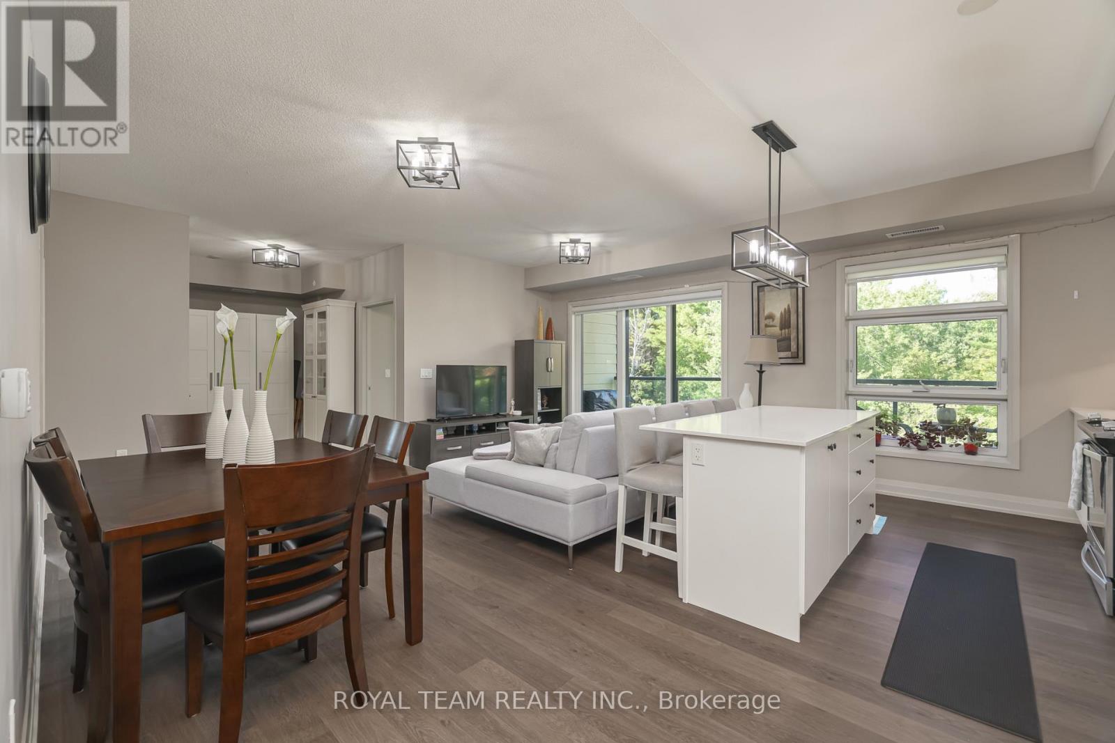 307 - 555 William Graham Drive, Aurora, Ontario  L4G 7C4 - Photo 10 - N12441835