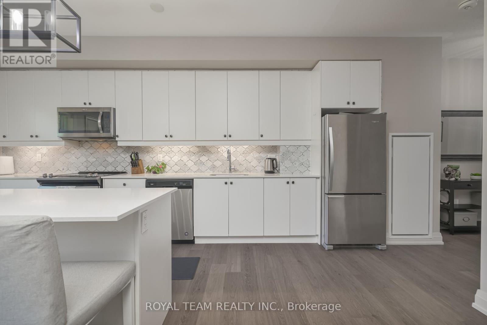 307 - 555 William Graham Drive, Aurora, Ontario  L4G 7C4 - Photo 14 - N12441835